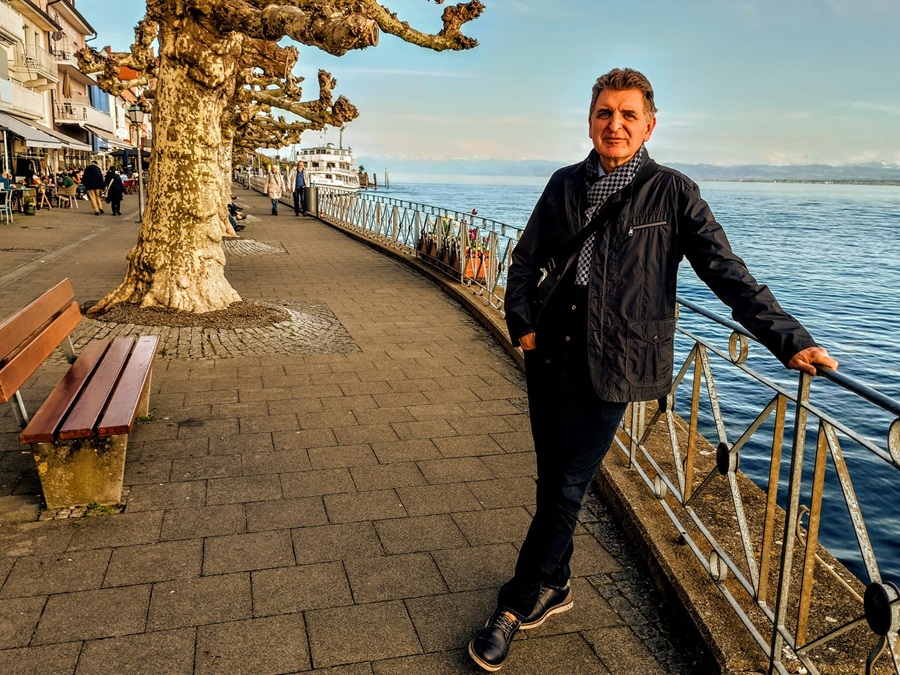 Wenzel an der Meersburger Seepromenade